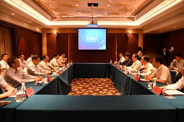 市中区政府、中国铁塔山东省分公司、山东J9直营网集团举行项目合作签约仪式